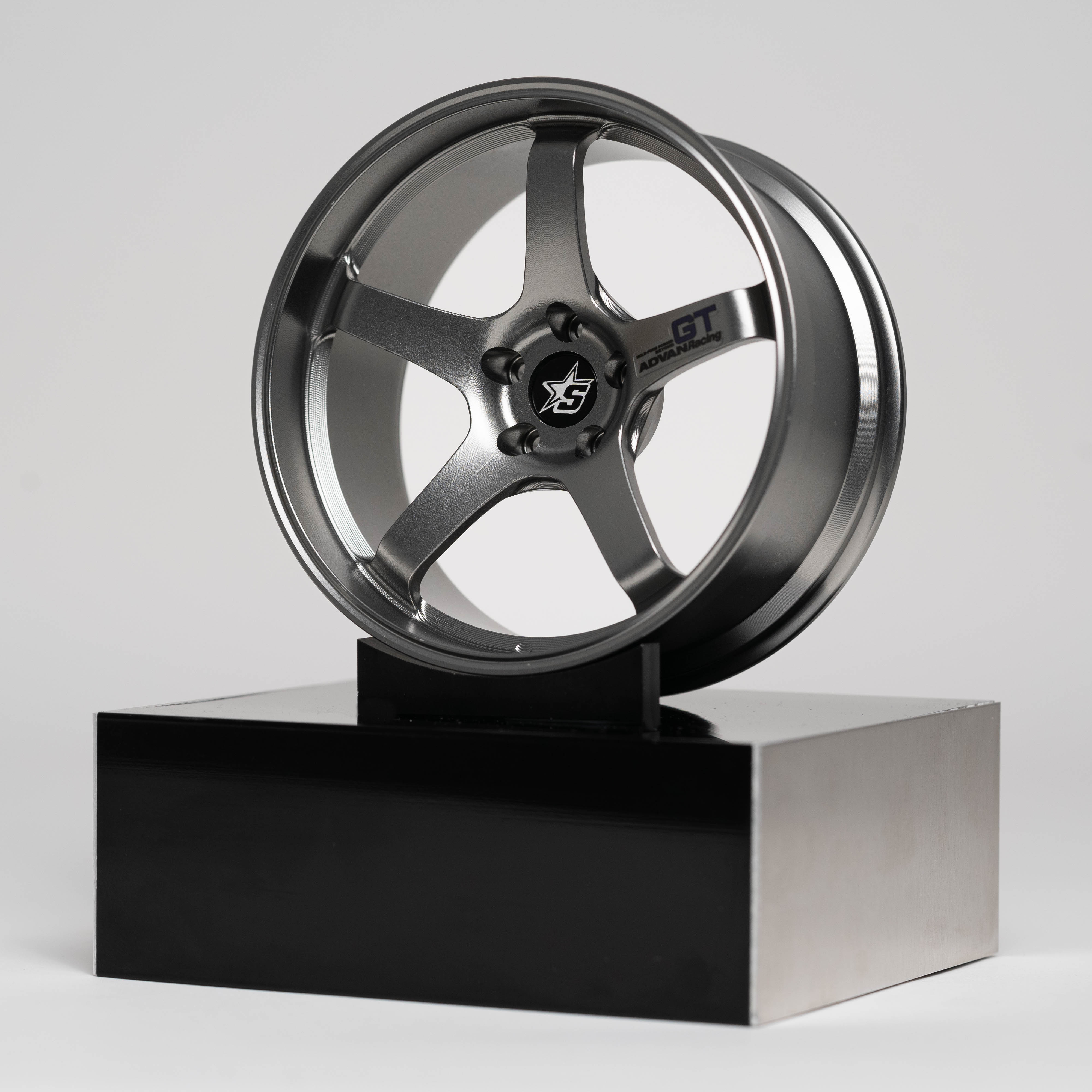 ADVAN GT | Platinum Grey