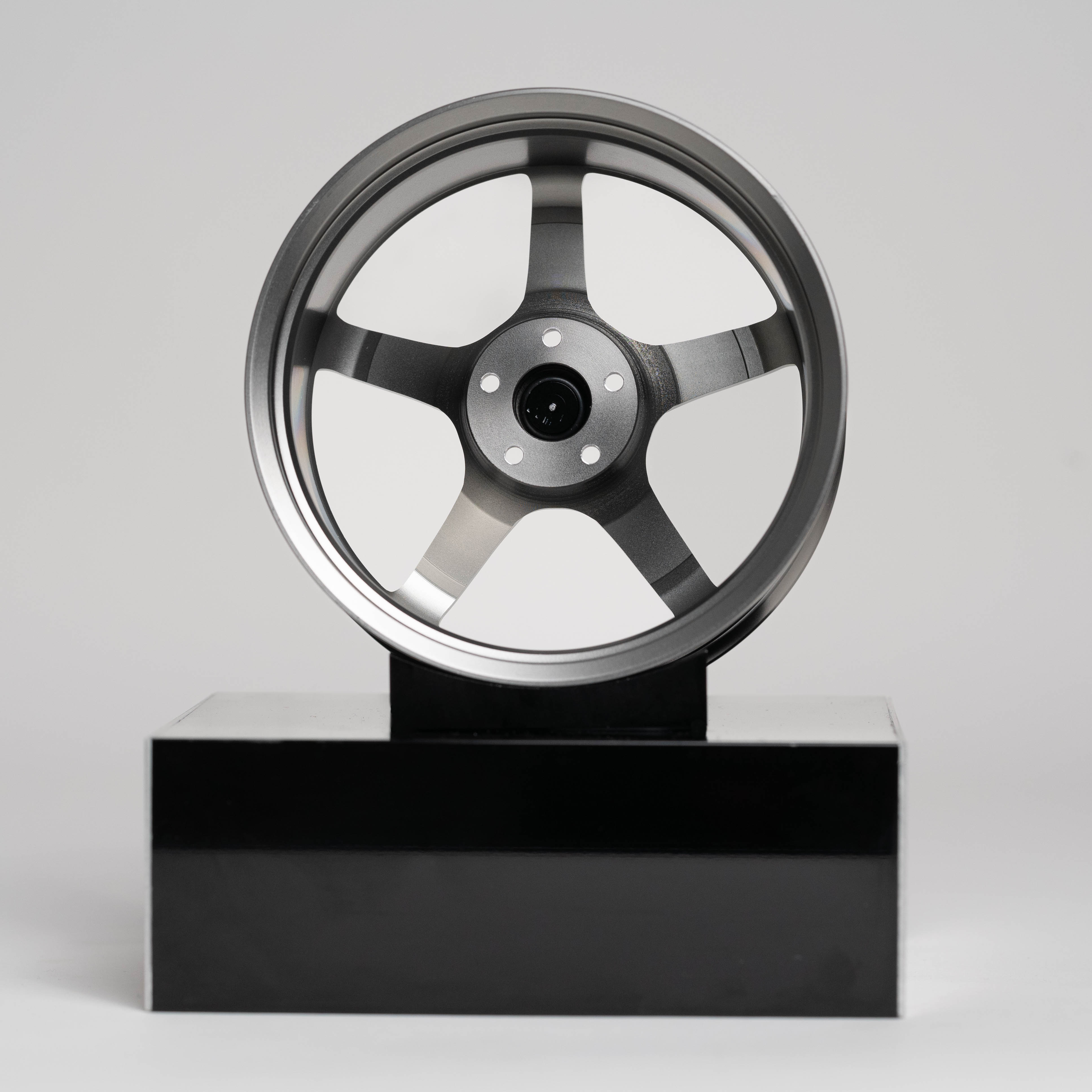 TE37 | Platinum Grey | Red