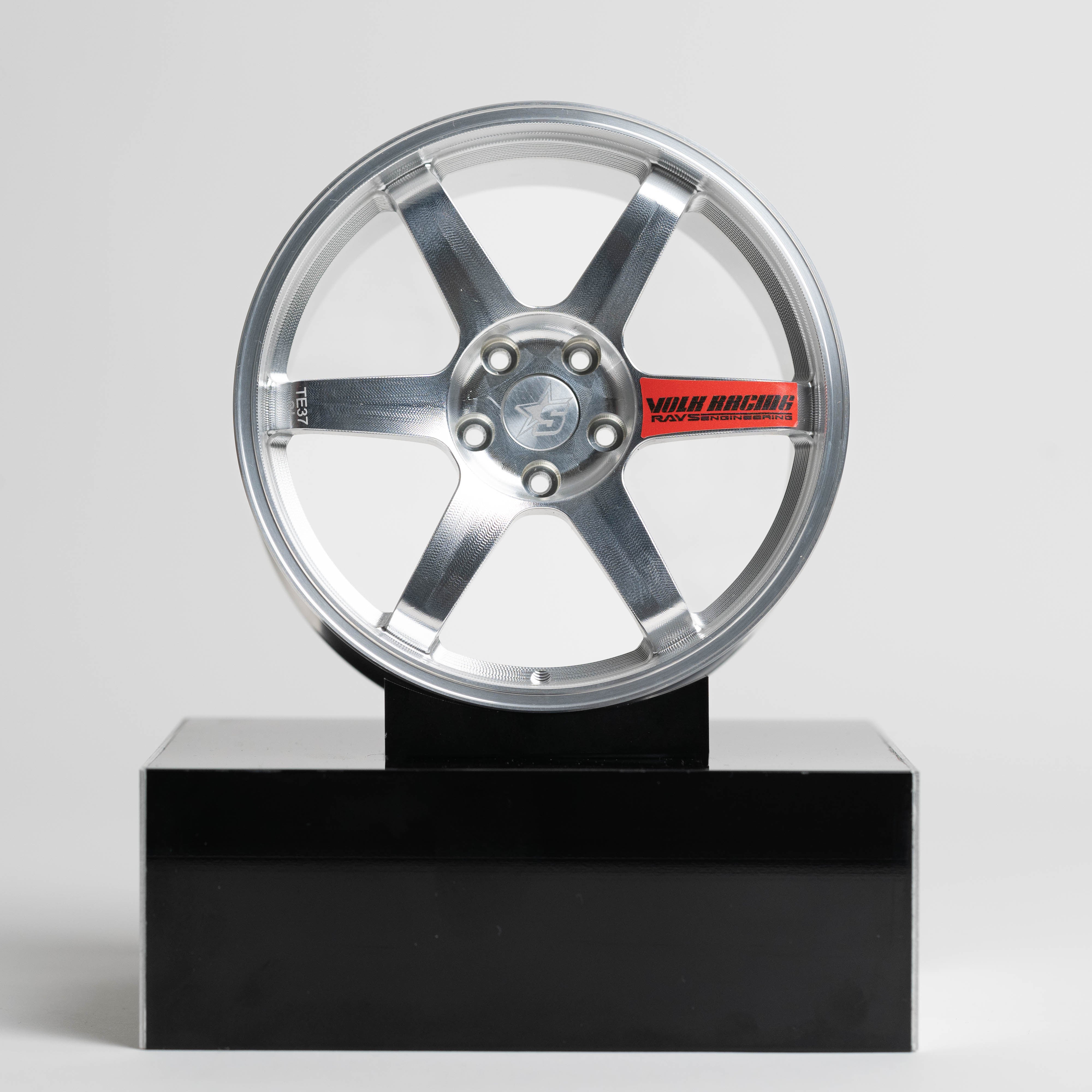 TE37 | Diamond Silver | Red