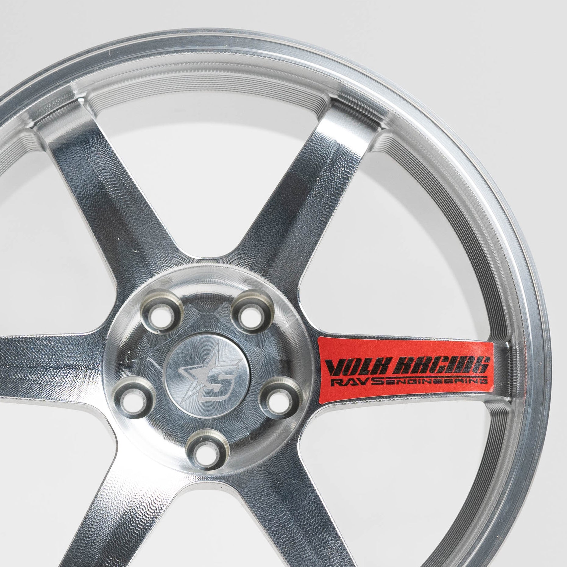TE37 | Diamond Silver | Red