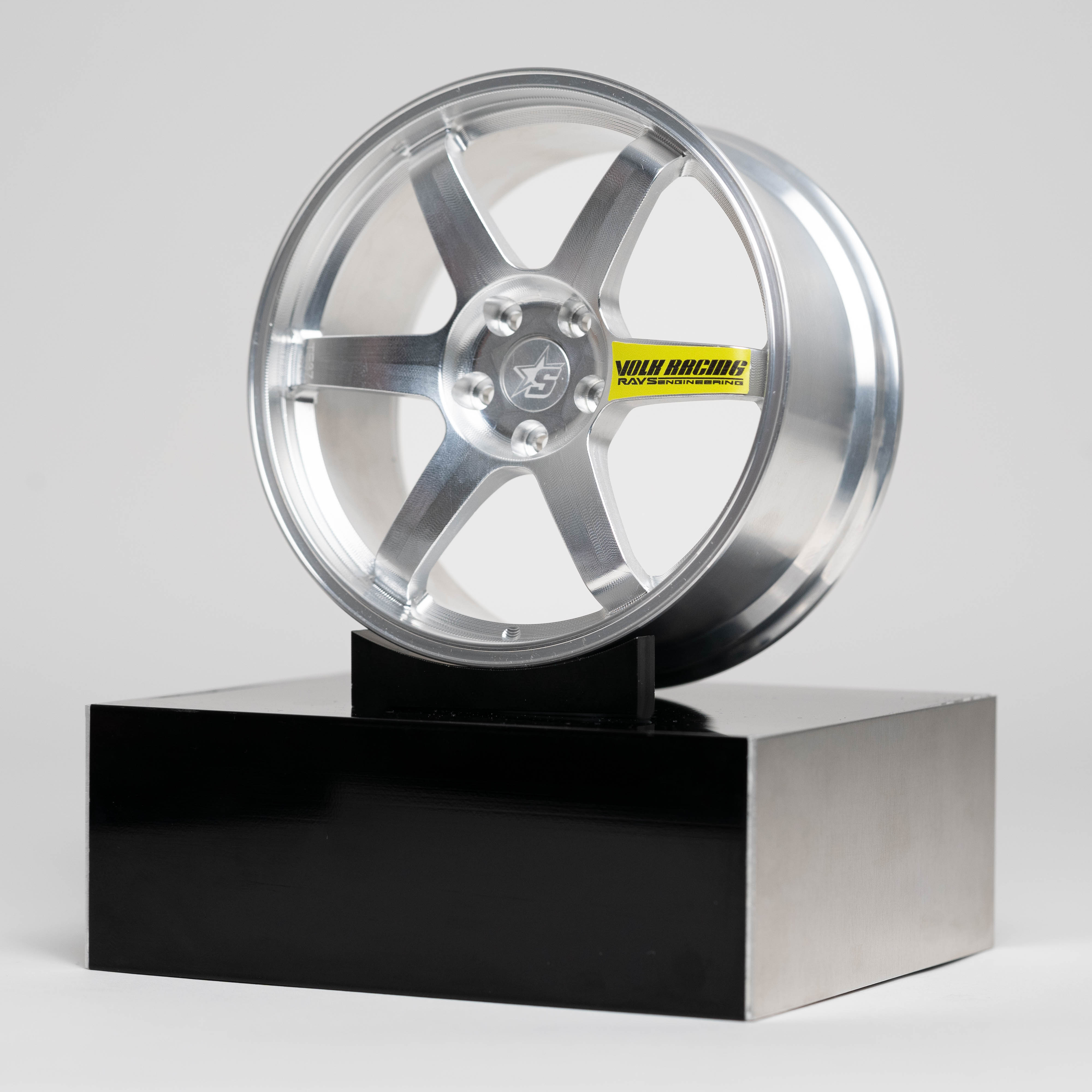 TE37 | Diamond Silver | Yellow